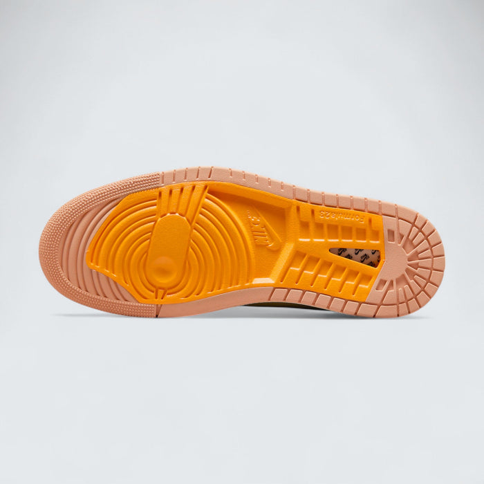 Nike Air Jordan 1 High Zoom Air CMFT 2 'Muslin Vivid Orange'