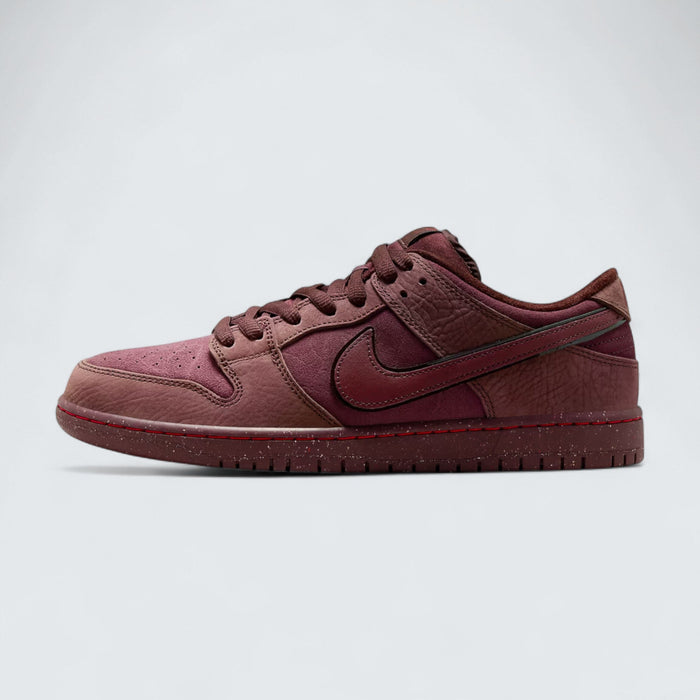 Nike SB Dunk Low 'Valentine's Day'