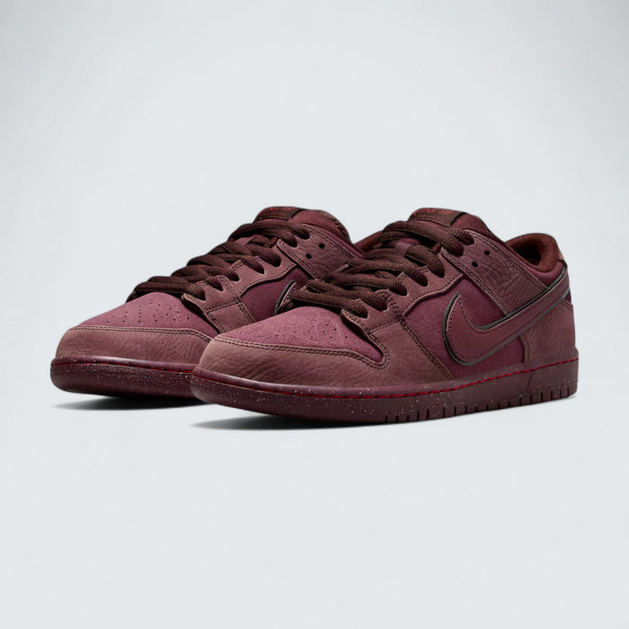 Nike SB Dunk Low 'Valentine's Day'