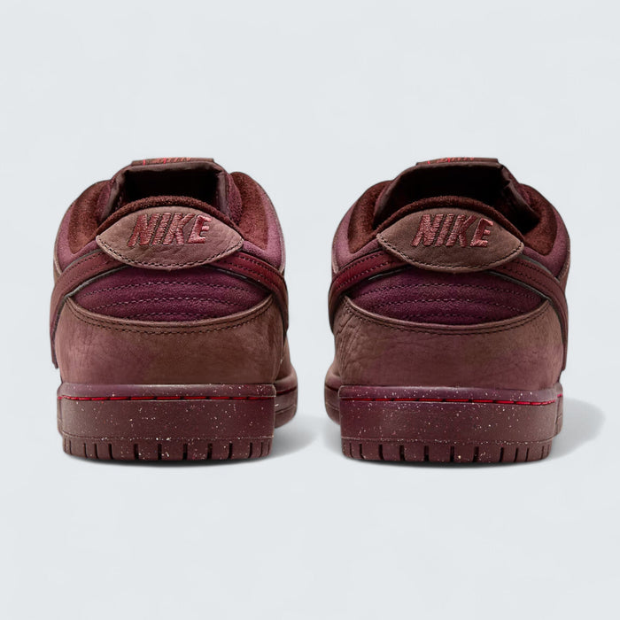 Nike SB Dunk Low 'Valentine's Day'